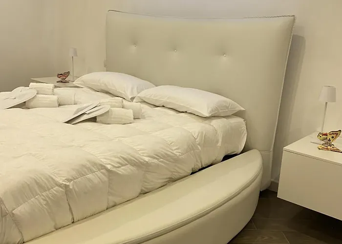 Bed & Breakfast Frame